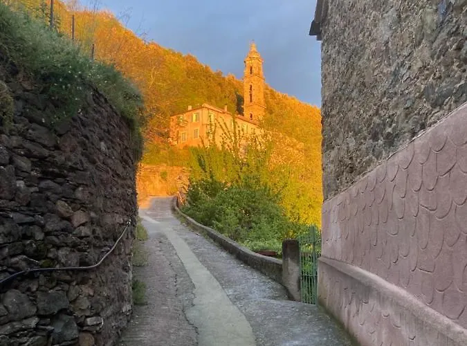 Casa A Stretta * Castello-di-Rostino